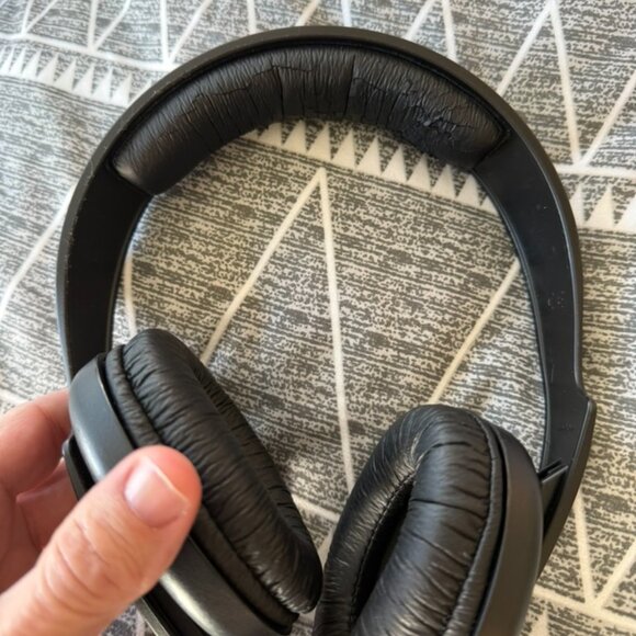 Sennheiser HD 202 II Headphones On-Ear DJ Studio Monitor Black Wired - Picture 3 of 6